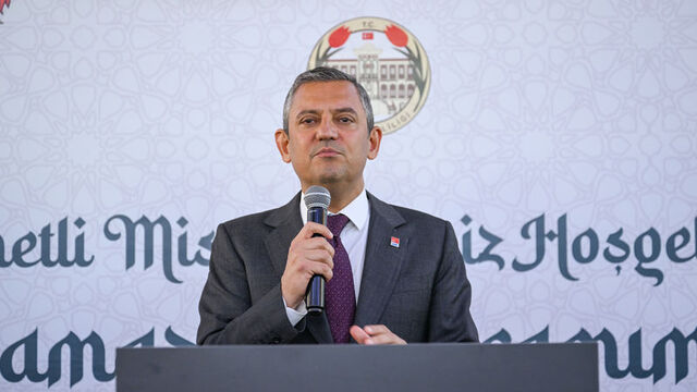 CHP lideri Özel, Gezi tutuklularının yakınlarıyla bayramlaştı