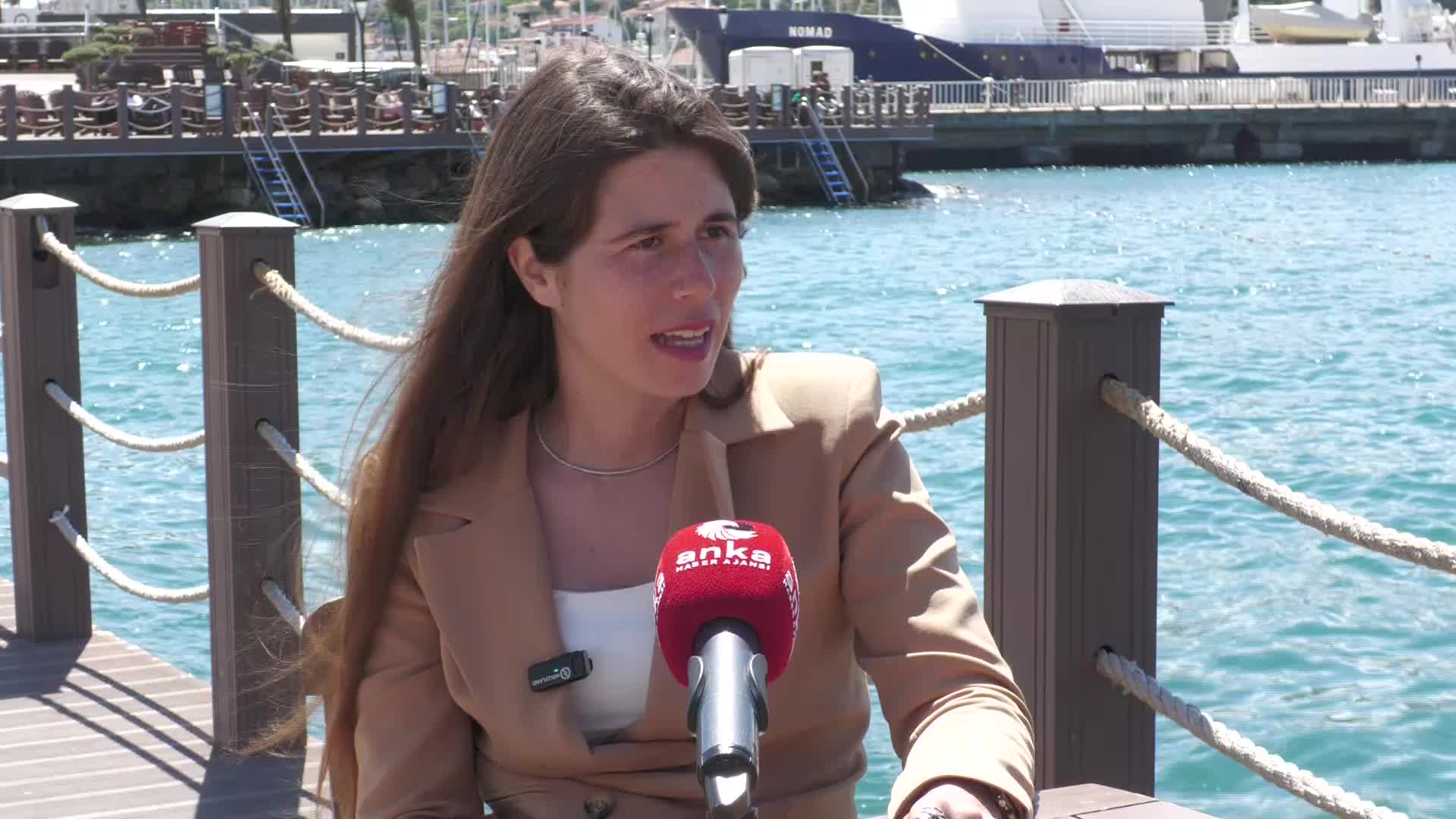 Lal Denizli: İzmir'deki nüfusun yüzde 40'ını kadınlar yönetiyor