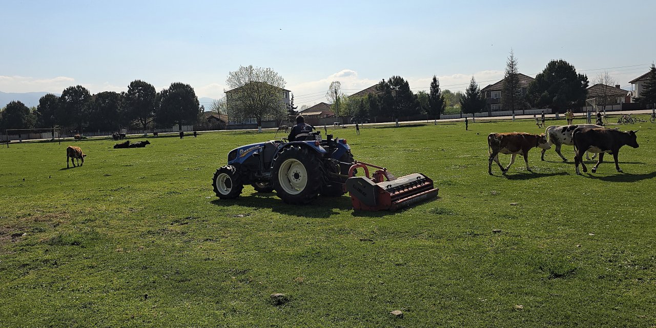 Yeni seçilen muhtar öncü oldu, köyü imece usulü temizlediler