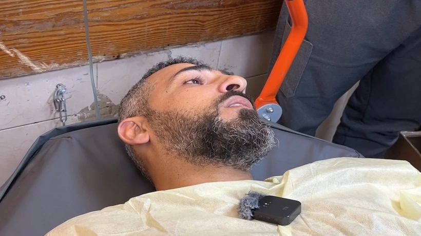 İsrail saldırısında sağ bacağını kaybetti:  TRT kameramanı Şehade, o anları anlattı