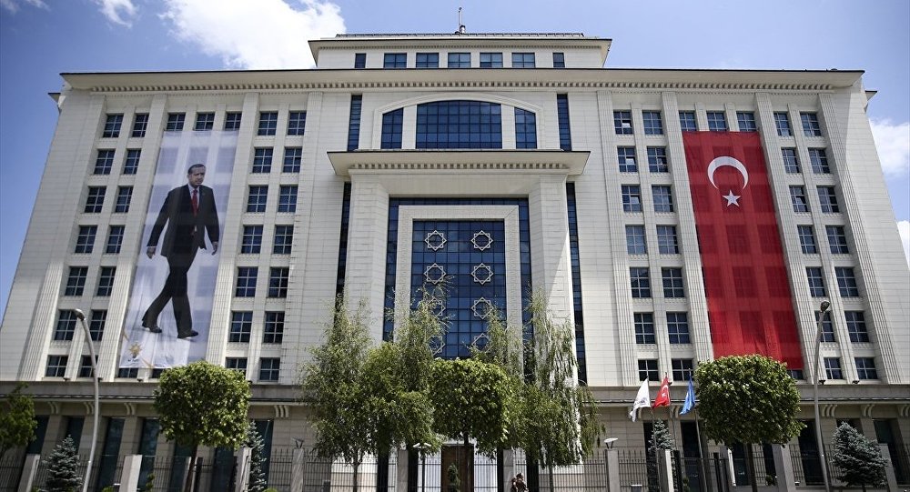 AKP'nin bayram sonrası ilk gündemi yeni anayasa