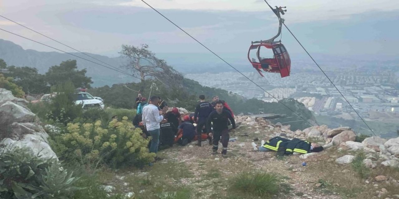 Teleferikte mahsur kalanlar korku dolu anları anlattı: 7 saat kalmak işkence gibiydi