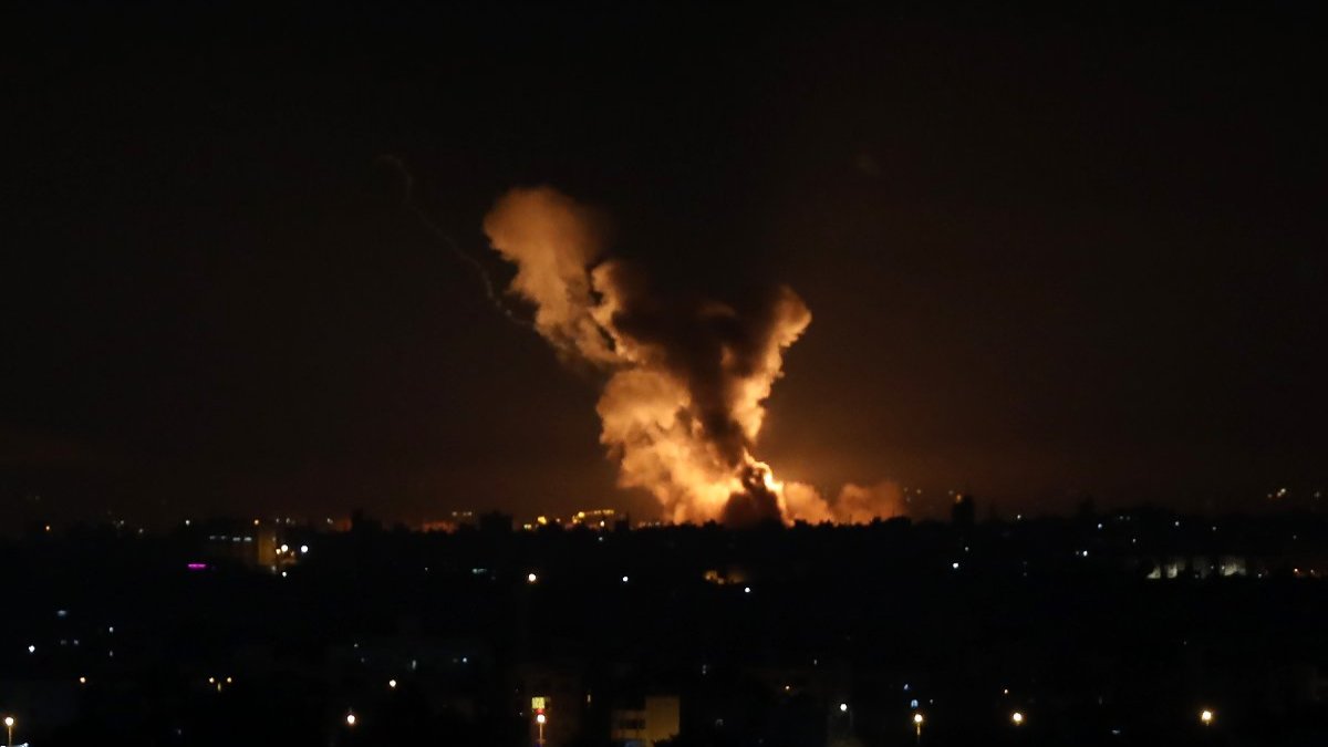 İsrail Lübnan'ın güneyine hava saldırısı düzenledi