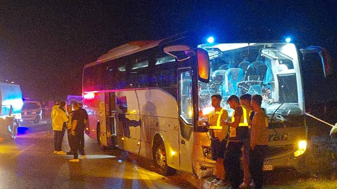 Aydın'da feci kaza!  Yolcu otobüsü otomobille çarpıştı: 4 kişi yaşamını yitirdi