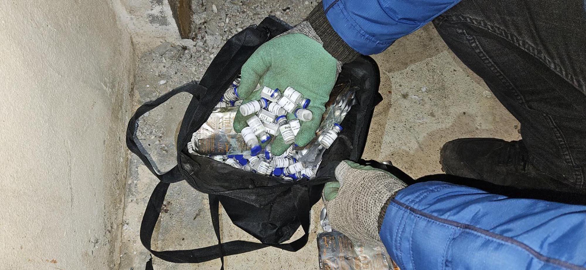 Iğdır'da 5 kişinin çantasından 521 botoks ilacı ve 450 uyuşturucu hap çıktı