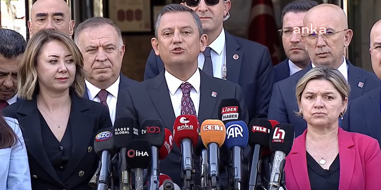 Özgür Özel Hatay seçimleri için YSK'nin önünde: Bu karar siyasidir! Tam kanunsuzluğun daniskasıdır