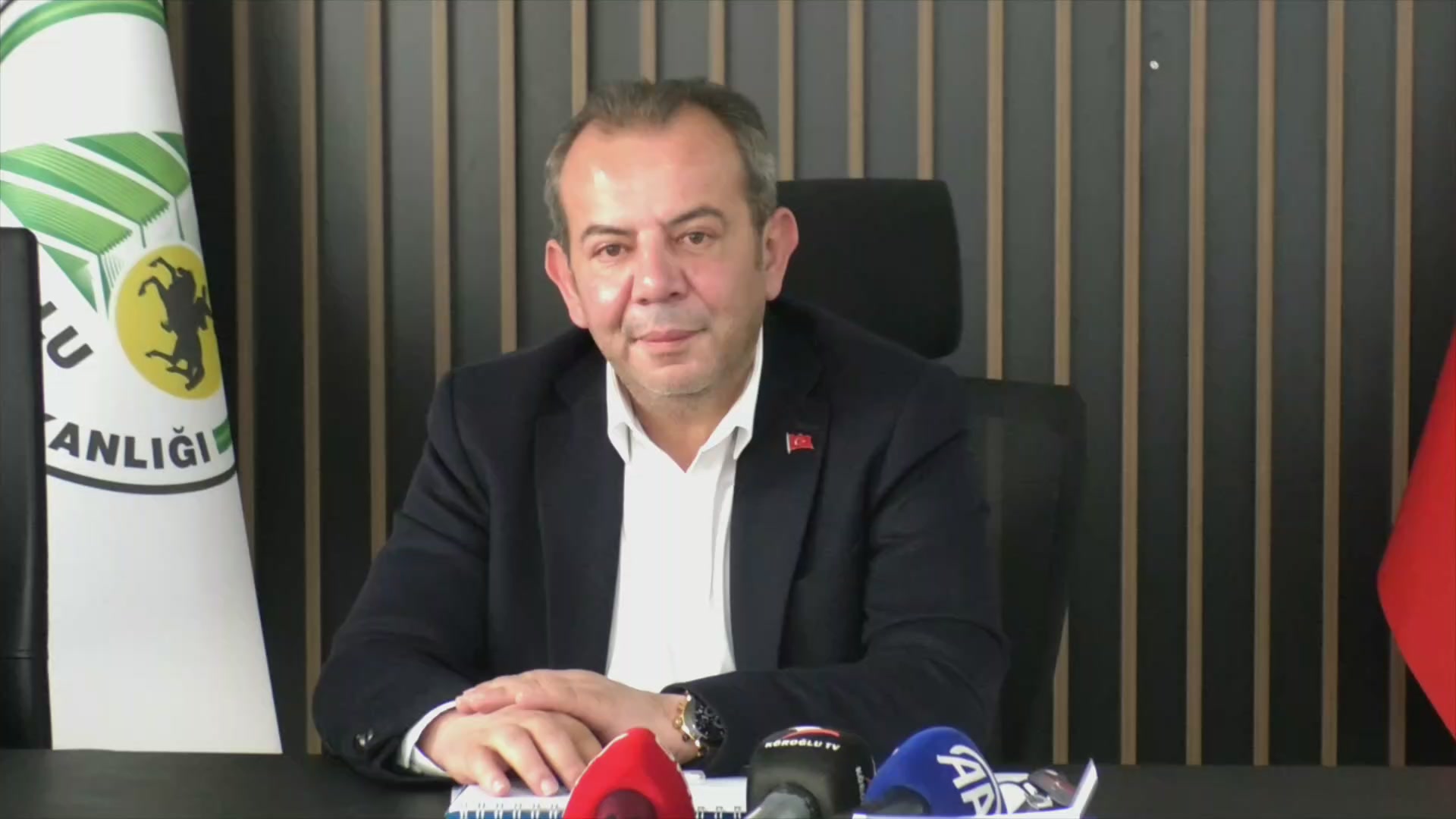 Tanju Özcan'dan yabancı üniversite öğrencileri için 'astronomik zam' kararı: 'Bütün dünyaya rezil olduk'