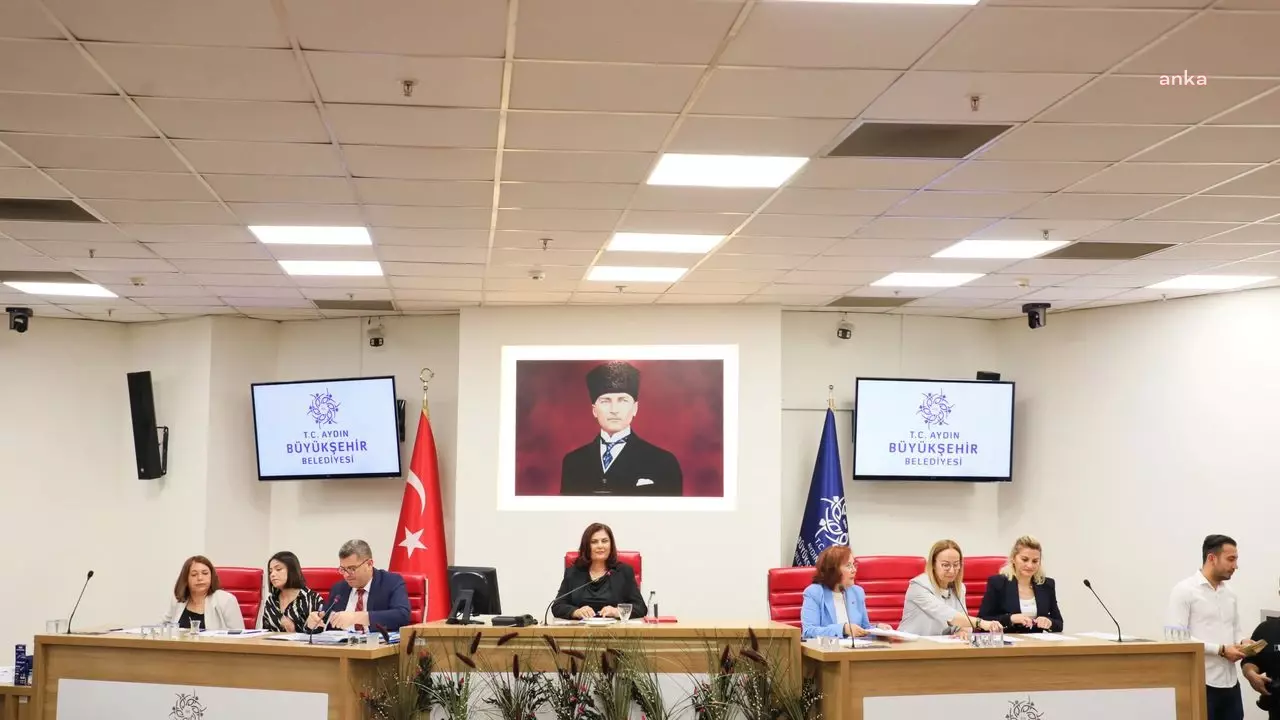 Aydın Büyükşehir Belediyesi Meclis Divanı kadınlardan oluştu