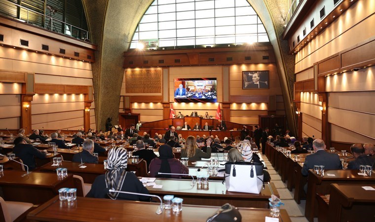 İBB Meclisi'nde AKP’li yedi üye parti değiştirdi: MHP ve BBP grup kurdu