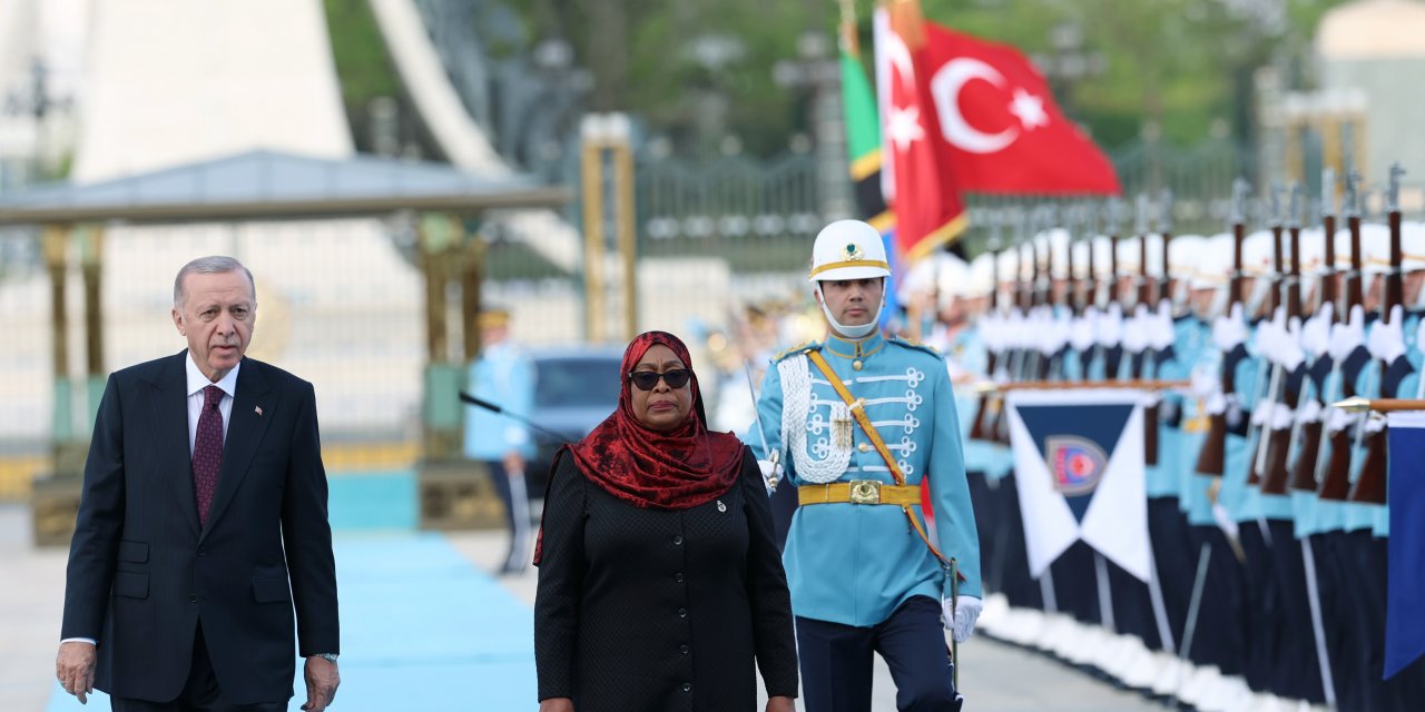 Cumhurbaşkanı Erdoğan, Tanzanya Cumhurbaşkanı Hassan'ı resmi törenle karşıladı