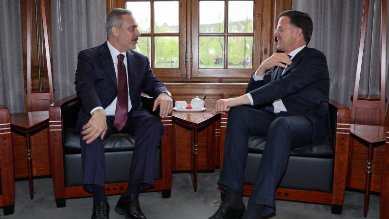 Hakan Fidan Hollanda'da: Başbakan ile buluştu