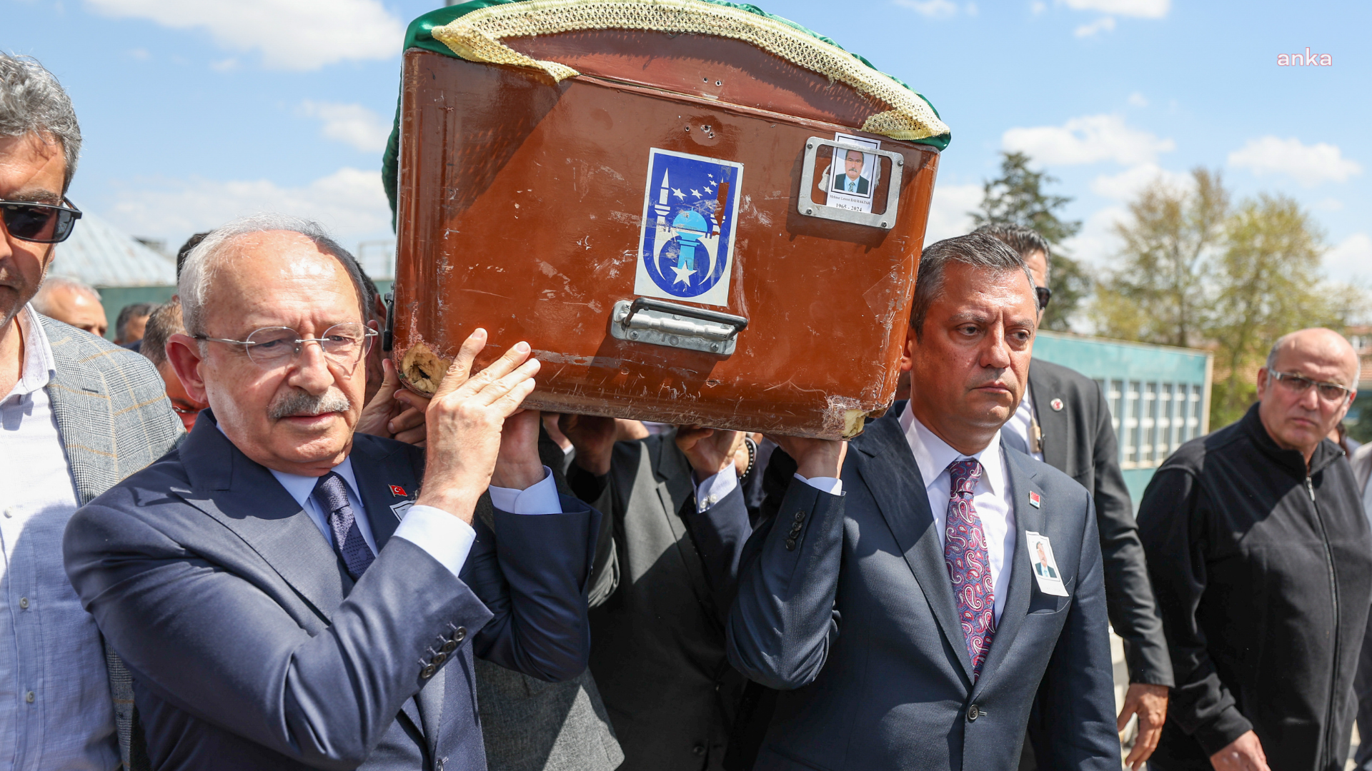 CHP’nin TBMM Grup Amiri Bayraktar’ın cenaze törenine Özgür Özel ve Kılıçdaroğlu katıldı