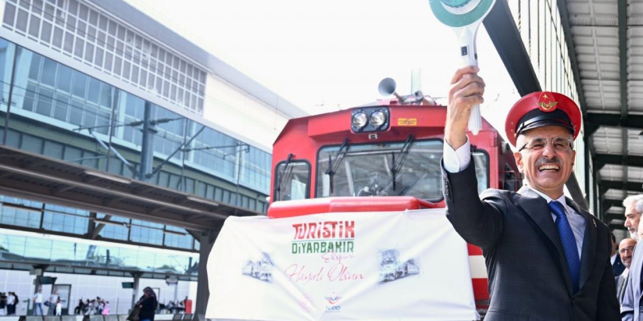 Bakan Uraloğlu, Turistik Diyarbakır Ekspresi'ni uğurlama törenine katıldı