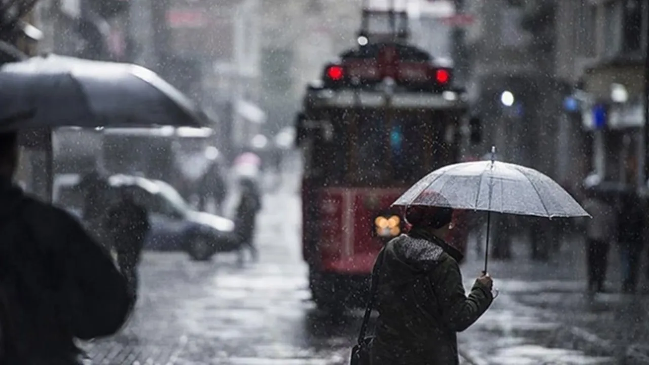 İstanbul'da kuvvetli yağış alarmı! 'Sel, fırtına, hortum...'