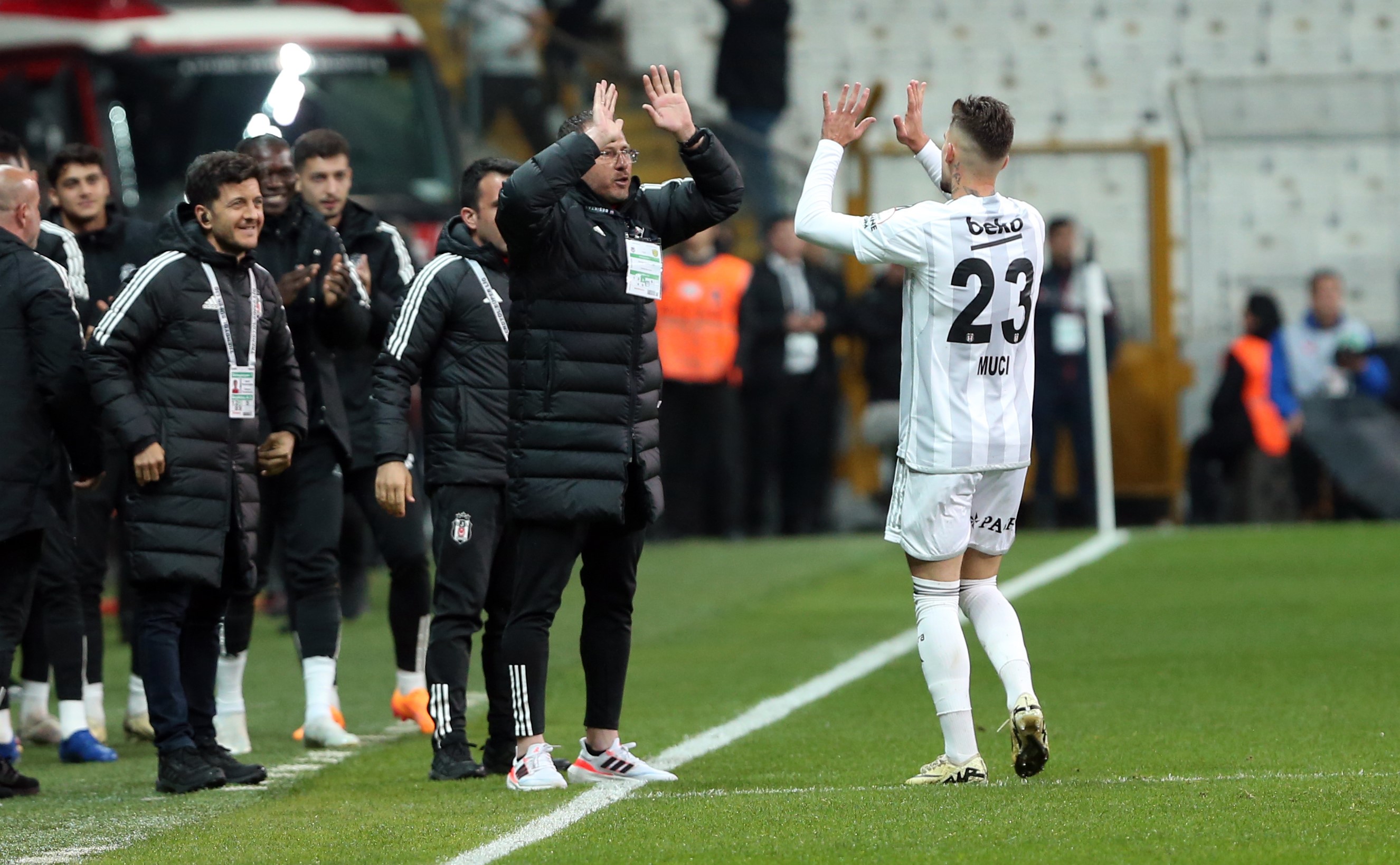Beşiktaş'tan derbi öncesi açıklama: Dört futbolcu Fenerbahçe maçı kadrosundan çıkartıldı