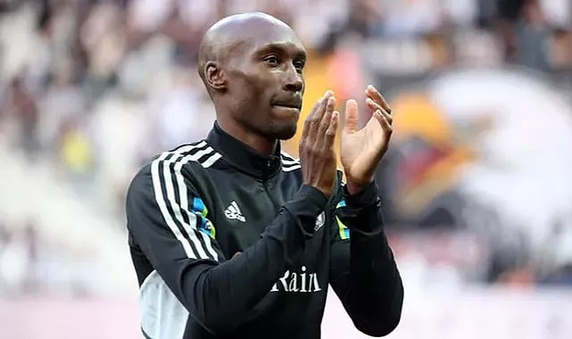 Beşiktaş'ın efsanesi Atiba Hutchinson, teknik direktör oldu: İşte yeni kulübü