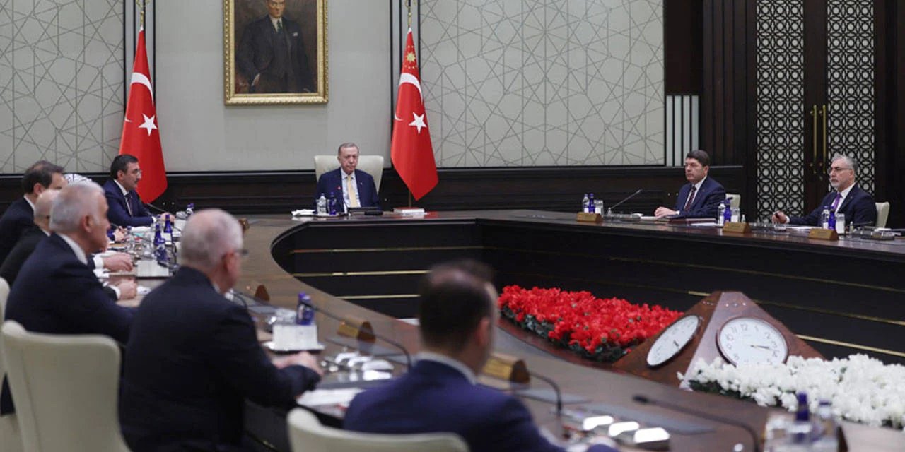 Erdoğan seçimin faturasını bakanlara kesiyor: Kabinede değişiklik yapacağı iddia ediliyor