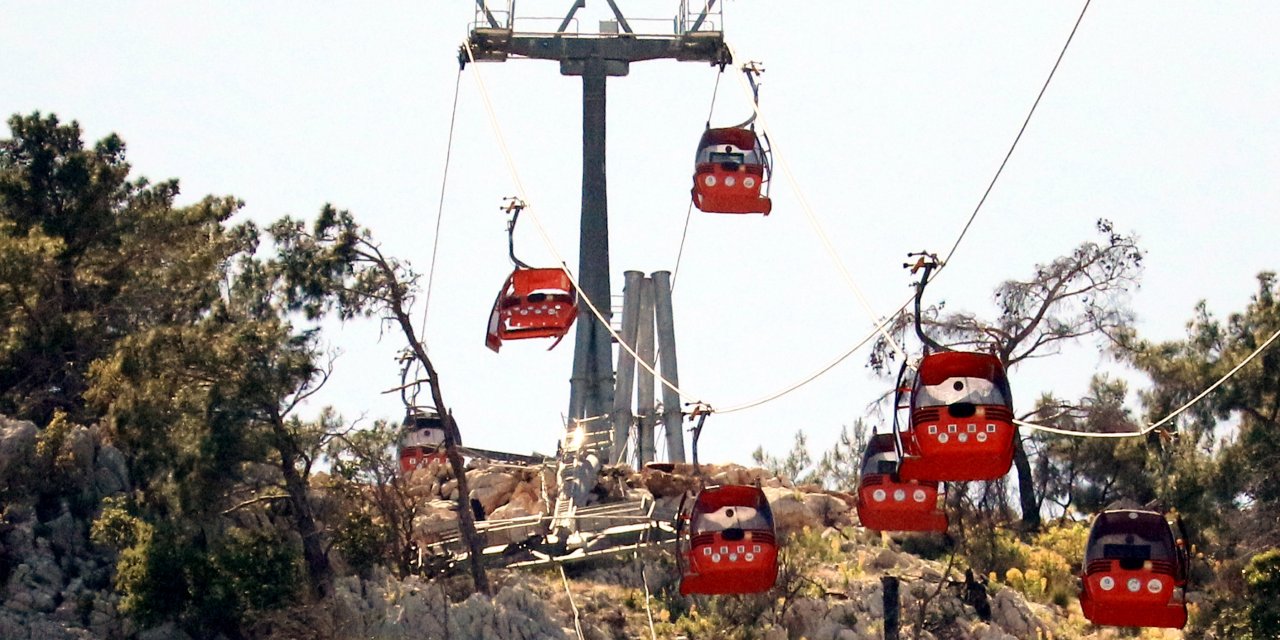 Teleferik kazasında yaralananlardan 2 kişi taburcu, 3 kişinin tedavisi sürüyor