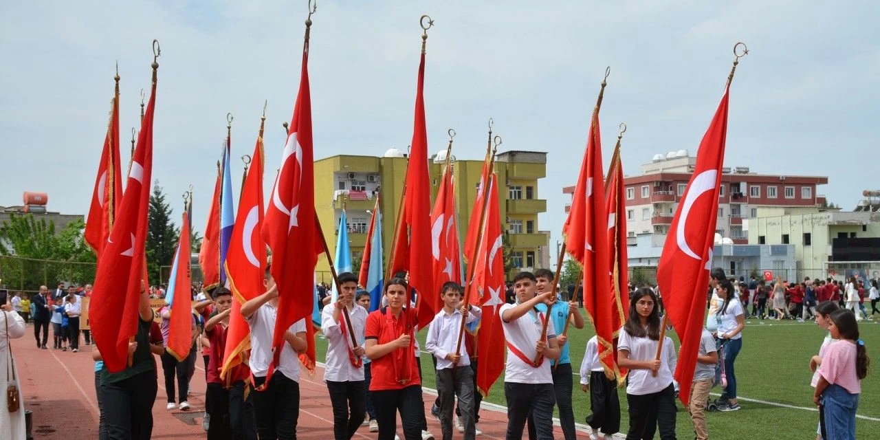 Silopi’de şenlik havasında 23 Nisan kutlamaları