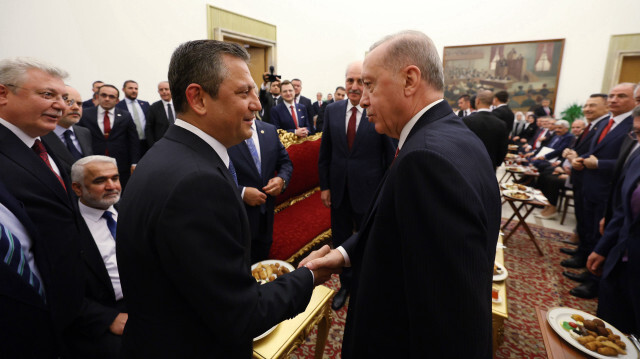 Erdoğan çaya davet etti, randevu netleşti: Özel'den 'anayasa' için müzakere sinyali geldi