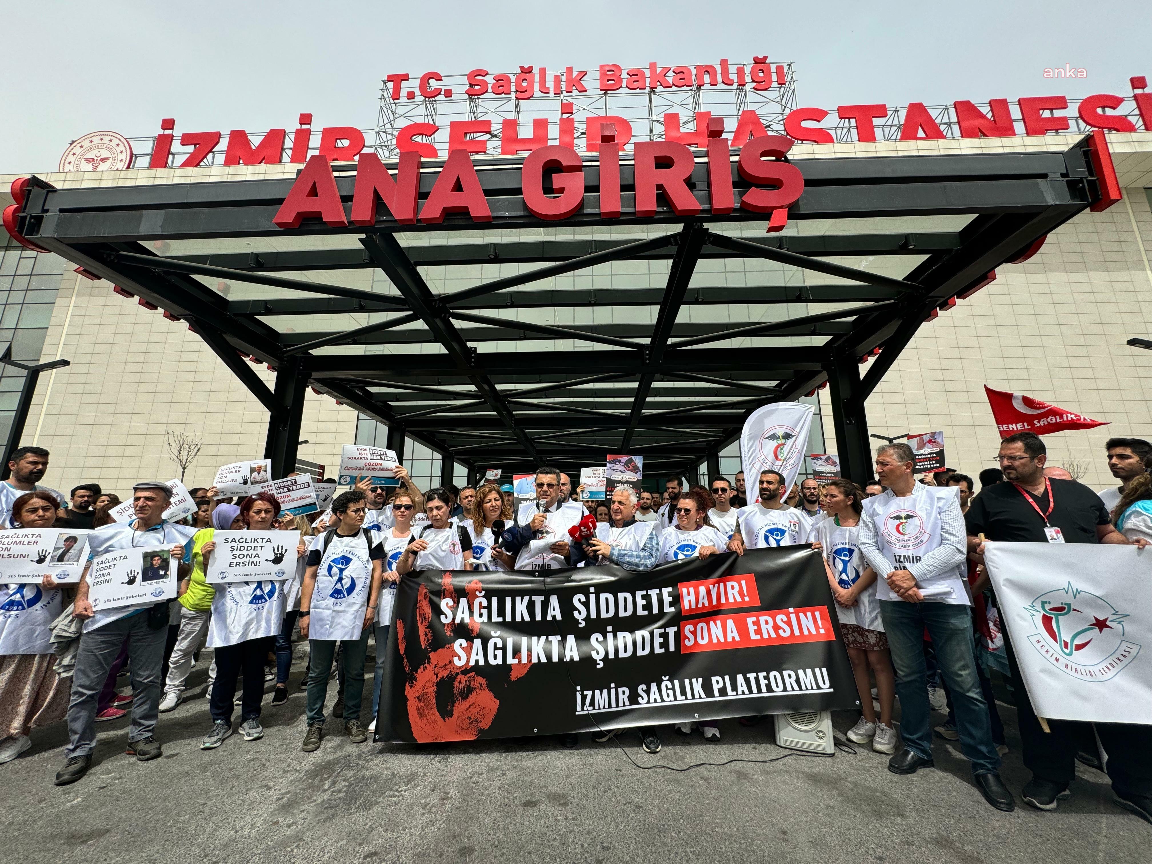 İzmir’de sağlık çalışanları iş bıraktı