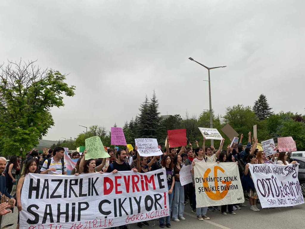 ODTÜ öğrencileri Devrim'den vazgeçmiyor: Bu kalabalık şenlik yasağını aşmadan durmayacak