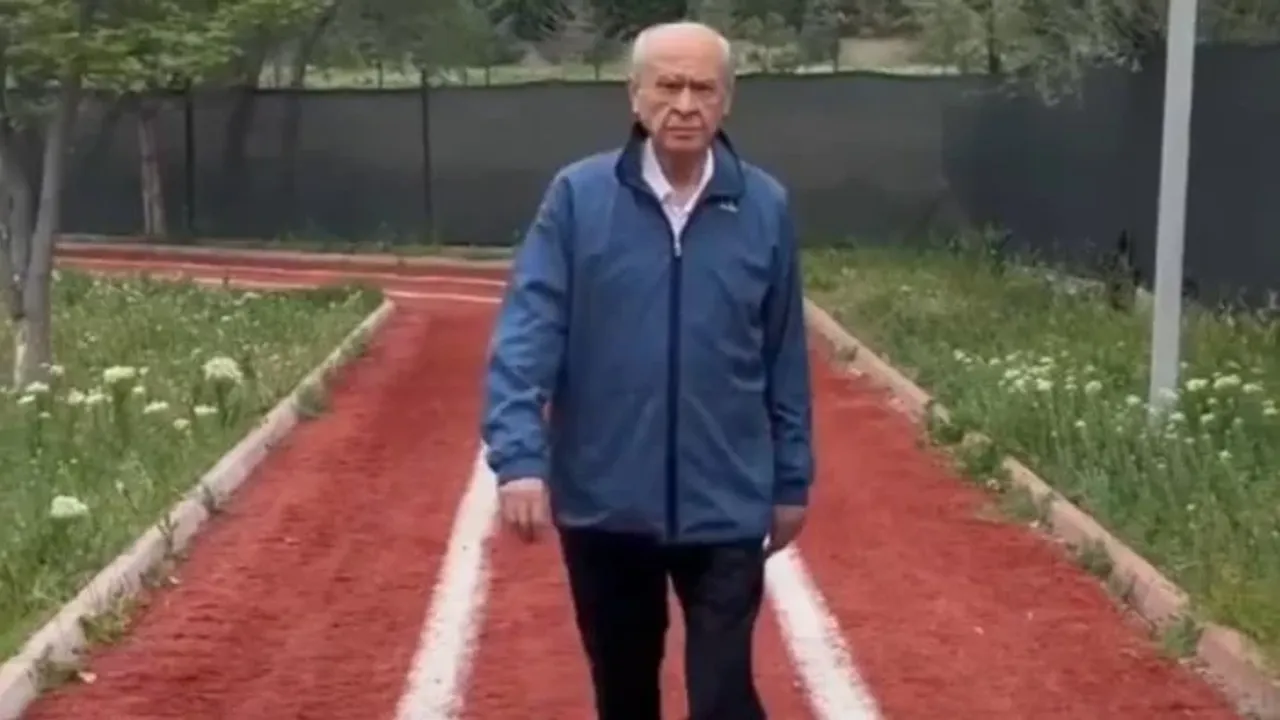 23 Nisan resepsiyonuna katılmayan Bahçeli'den 'yürüyüş' görüntüsü: 'Hainsin diyorsam söyleten sensin'