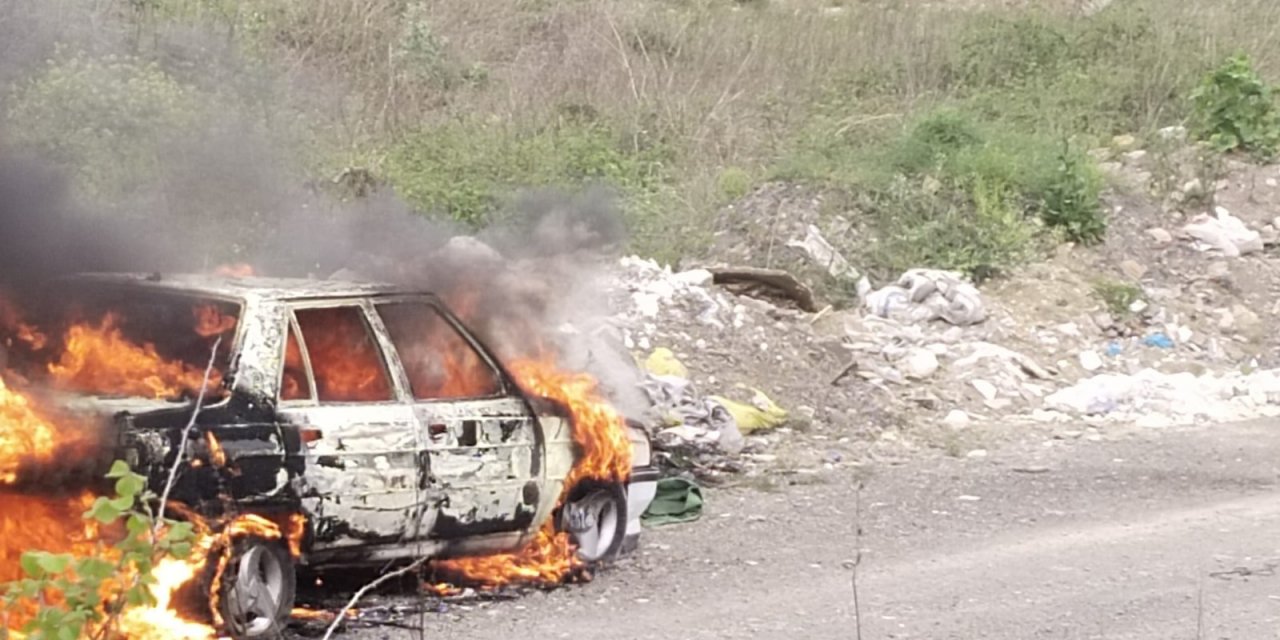 Zonguldak'ta bir adam eşiyle tartışıp arabasını yaktı