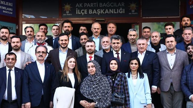 Gelecek Partisi'nde toplu istifa: 49 kişi AKP'ye katıldı