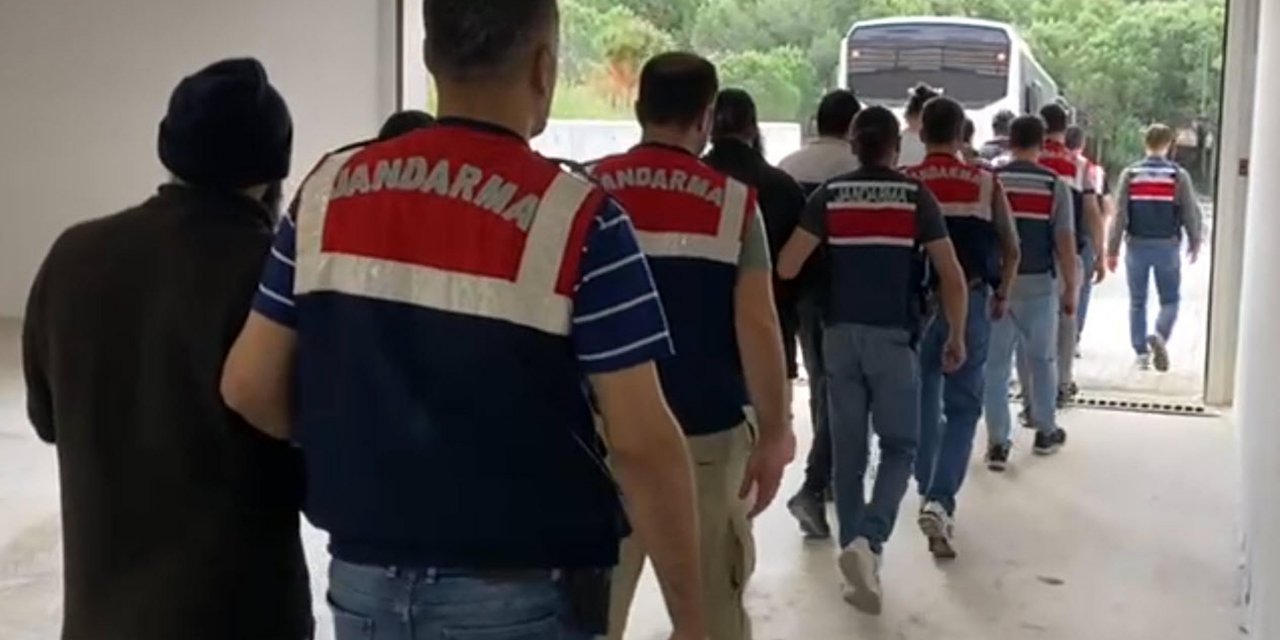 İzmir'de IŞİD operasyonunda 8 kişi tutuklandı