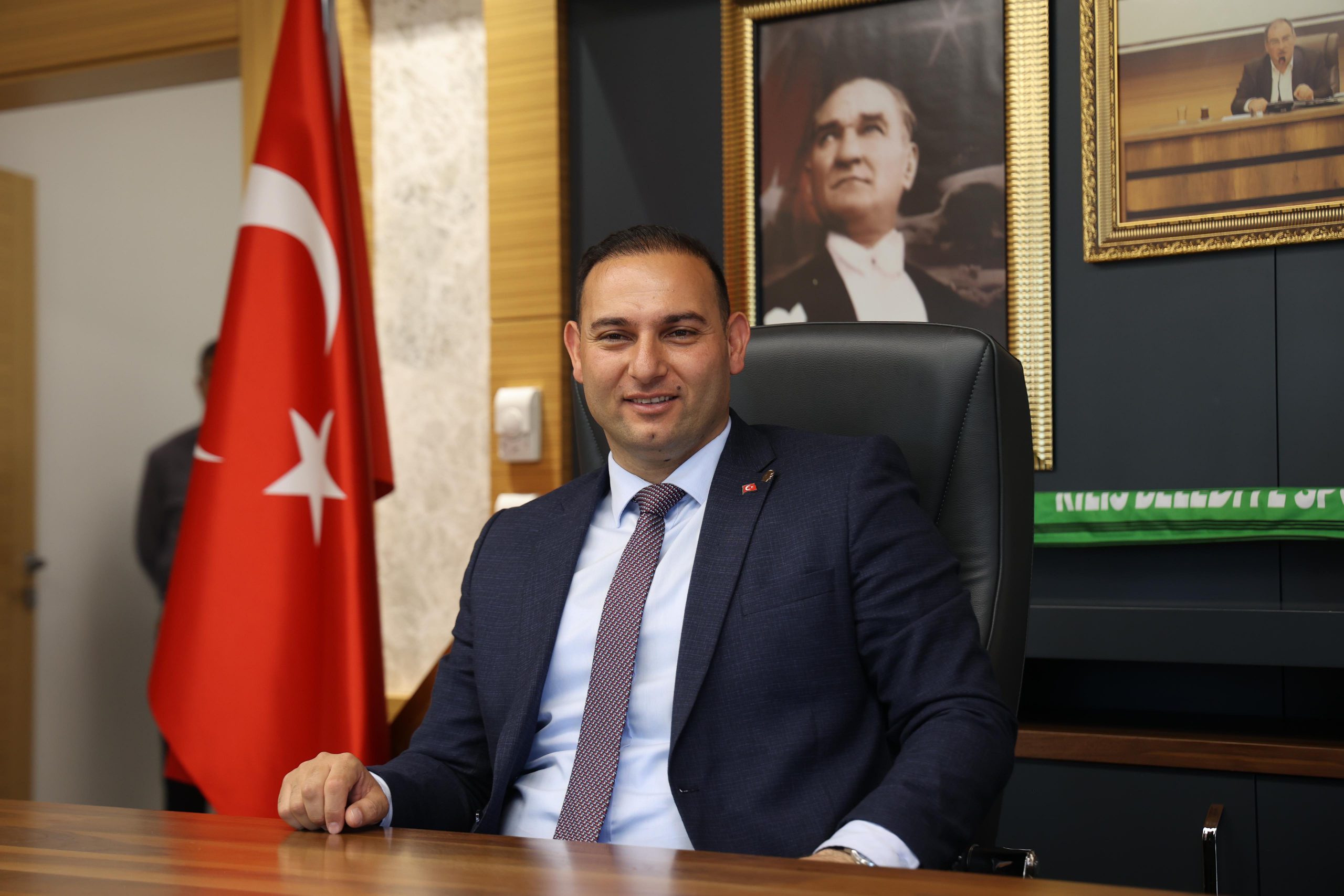 Kilis Belediye Başkanı: AKP'liler annelerini bile işe almıştı