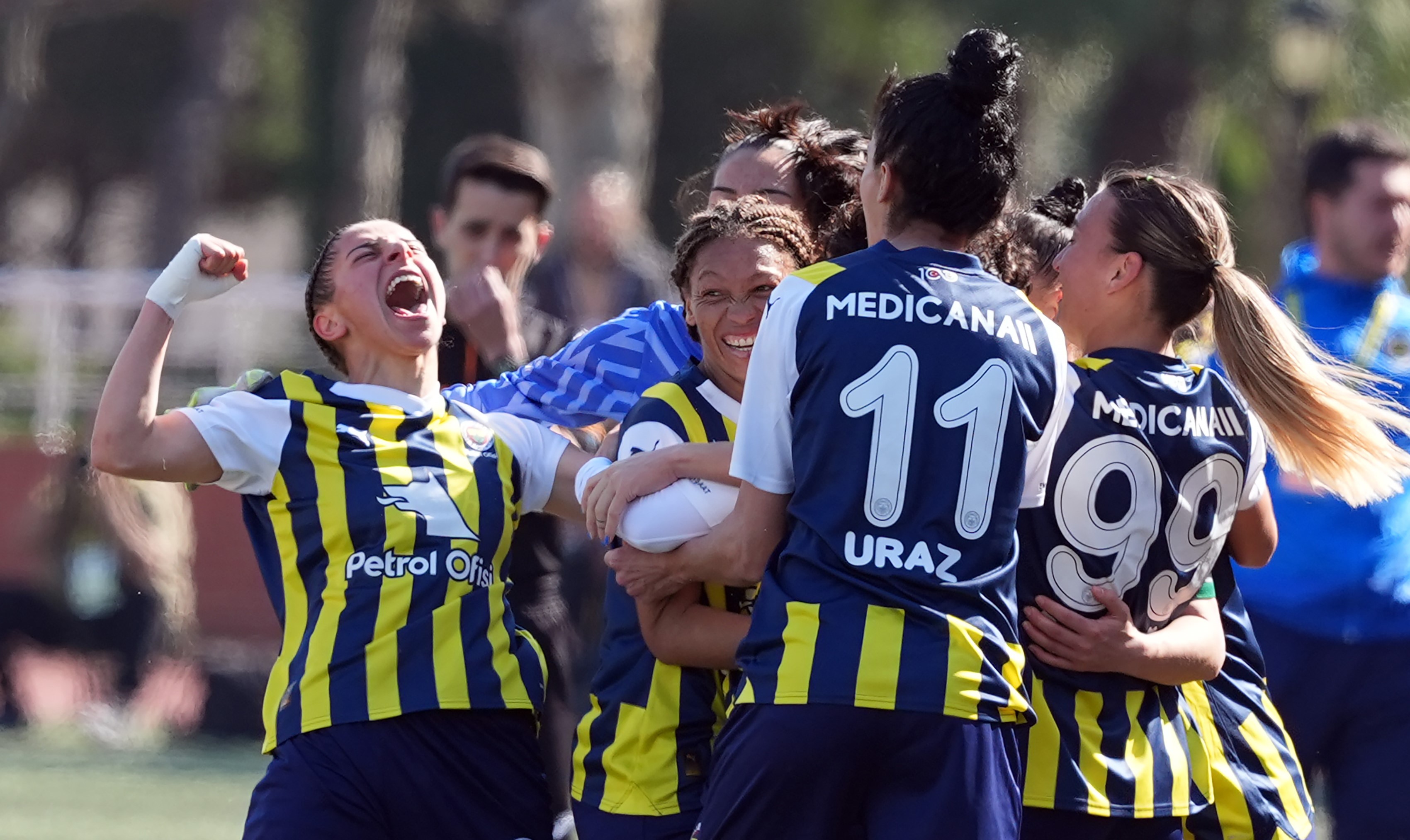 Fenerbahçe kadınlar futbolda da Galatasaray'ın peşini bırakmıyor