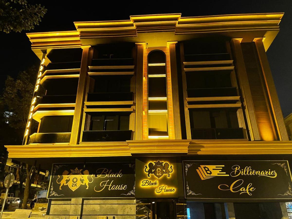 Müşterilerine hakaret eden 'Black House Otel' kaçak çıktı: Bakanlık harekete geçti