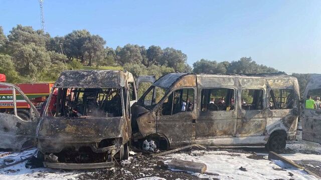 Muğla'da feci kaza: Araçlar küle döndü, 10 kişi yaralandı
