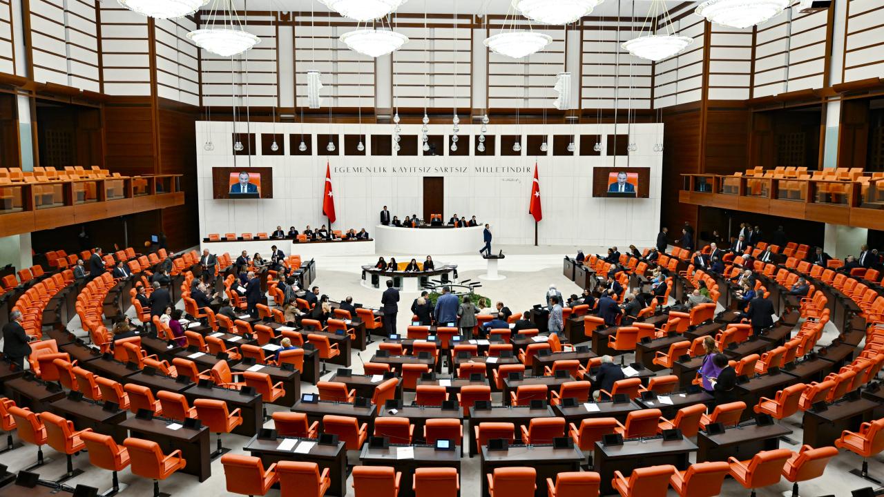 Meclis’te bu hafta: Yeni anayasa, fahiş fiyatlarıyla mücadele gündemde