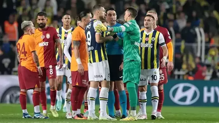Galatasaray'da sarı alarm! 7 futbolcu ceza sınırında
