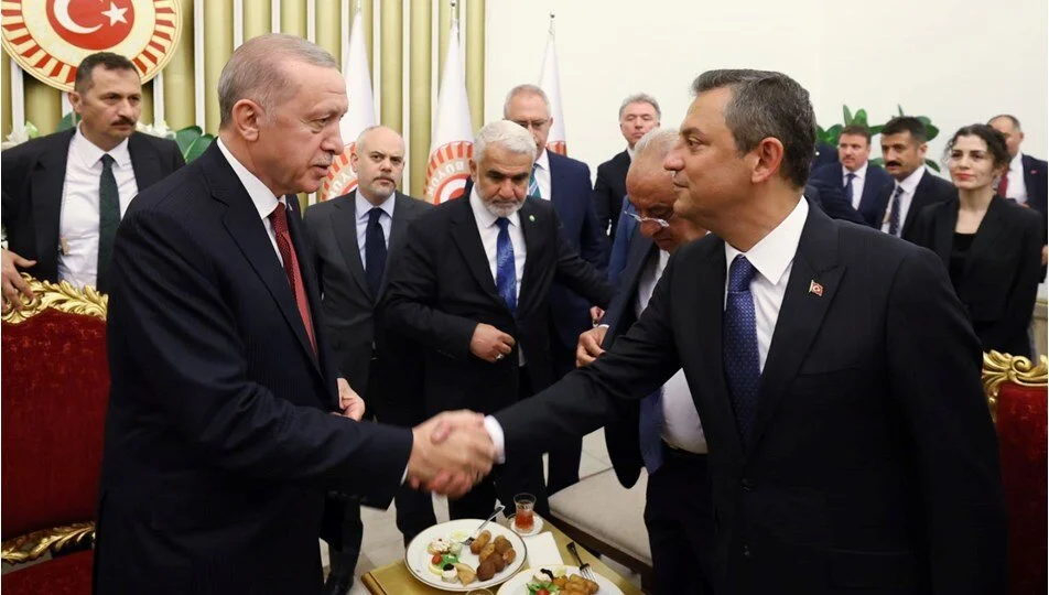 Özel-Erdoğan görüşmesi AKP Genel Merkezi'nde olacak