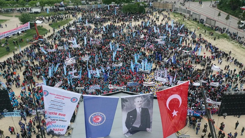 1 Mayıs'ı Bursa'da kutlayan TÜRK-İŞ: Seneye İstanbul'dayız
