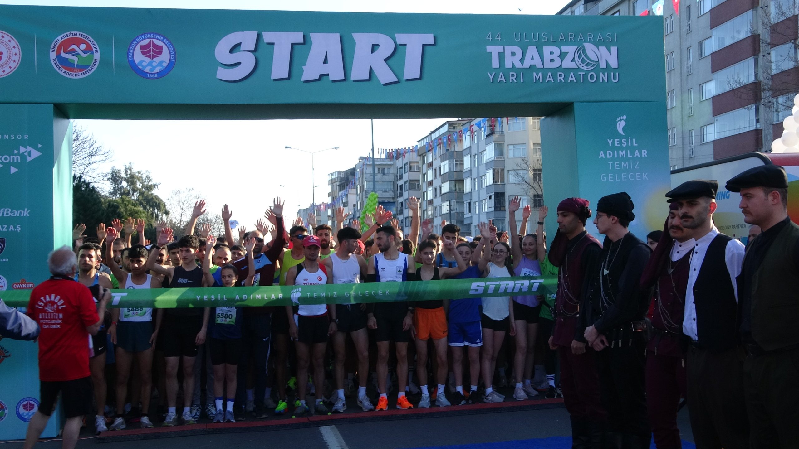 Uluslararası Trabzon Yarı Maratonu, ‘Yeşil geleceğimiz, yeşil adımlar ve temiz gelecek’ sloganıyla koşuldu