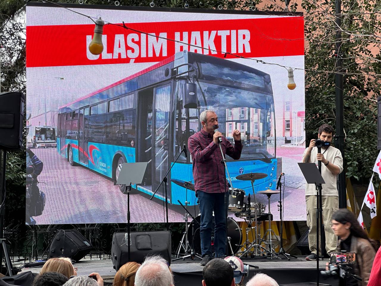 Maçoğlu Kadıköy’de halkla buluştu, programını açıkladı: Kadıköy’ü ranta kapatıp, halka açacağız