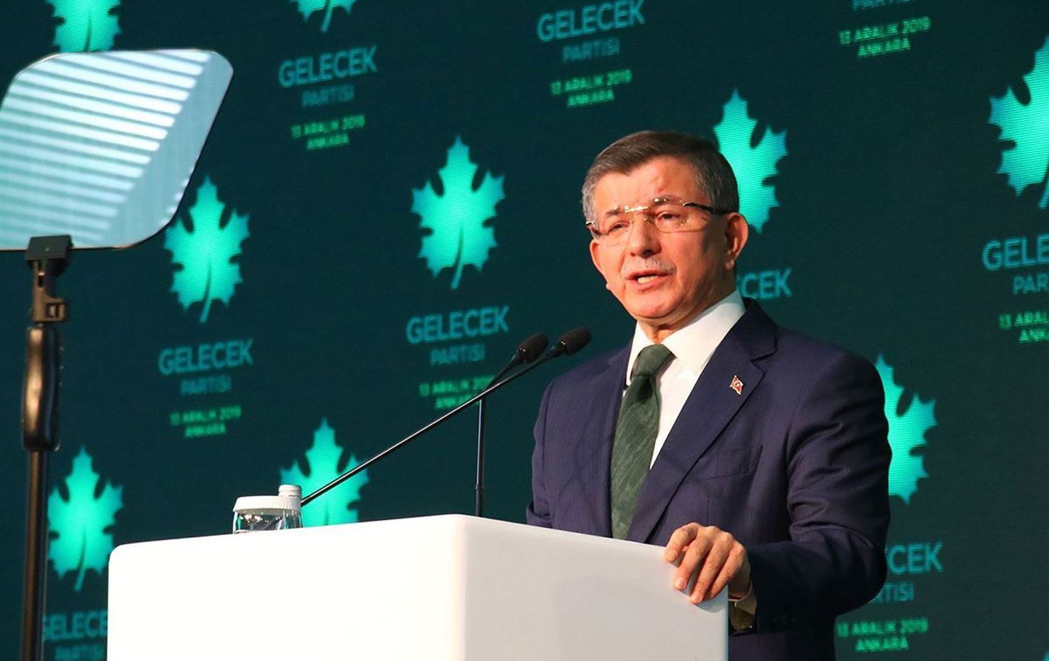 Davutoğlu, Erdoğan'ı destekledi; CHP'yi eleştirdi: Altılı masanın yumuşatması olmasa yüzde 37’ye çıkabilecek miydiniz?
