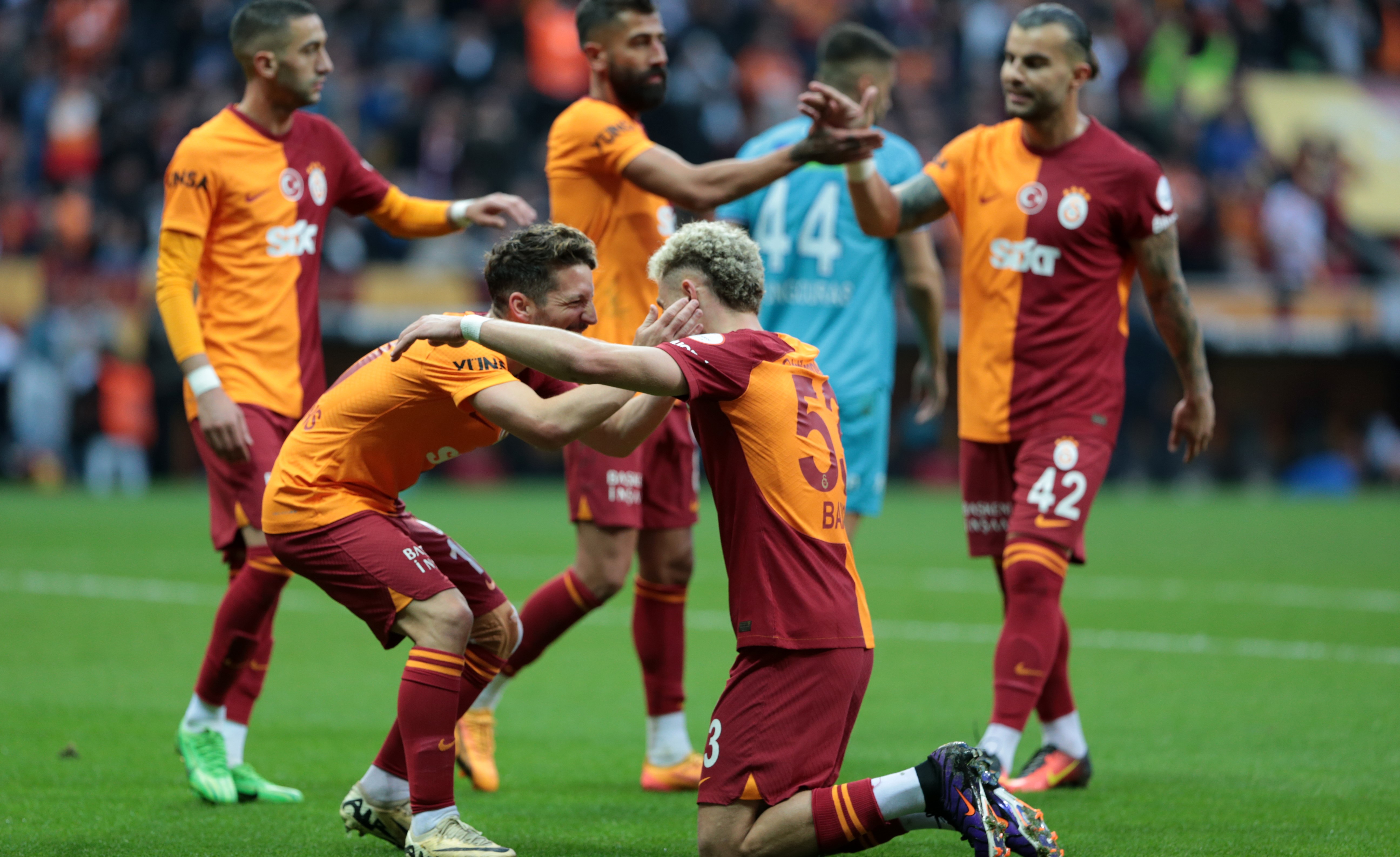 Galatasaray tüm zamanların puan rekorunu kırdı; Icardi gol krallığı yarışında arayı açtı