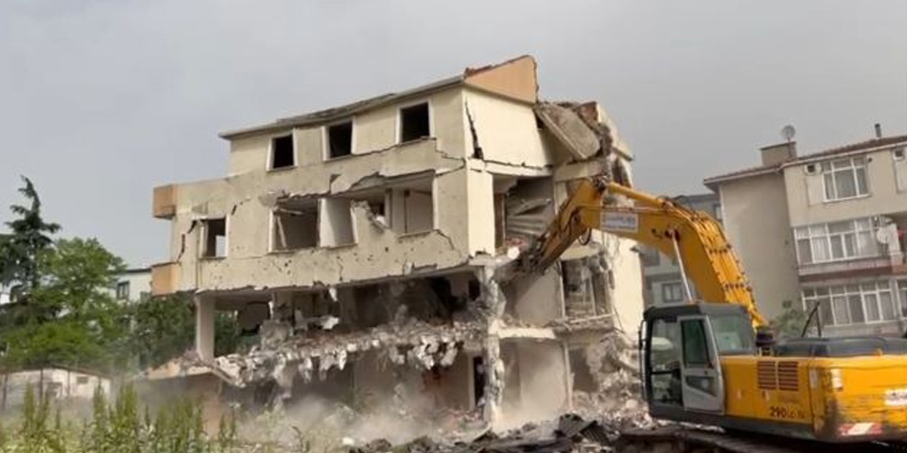 Kocaeli müteahhidin inşaat halindeyken 24 daireyi 50 kişiye satıp kaçtığı bina yıkıldı