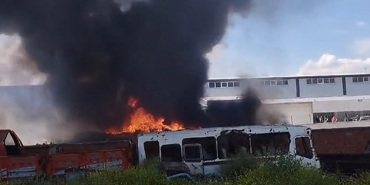 Bursa’da hurda deposunda çıkan yangın 1 saatte söndürüldü