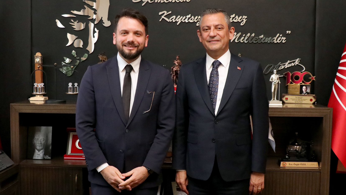 Selçuk Tepeli'den Özgür Özel-Taha Hüseyin Karagöz görüşmesine sert tepki: 'Sığırla fotoğrafım olsun isterdim'