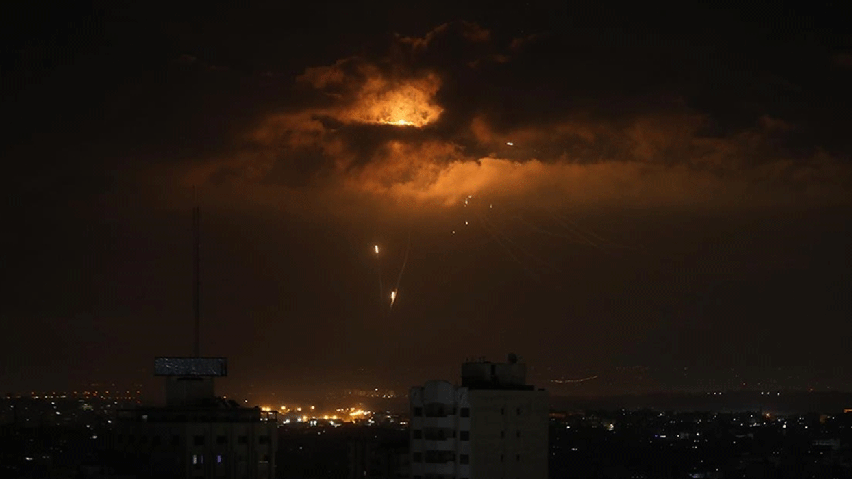 İsrail ordusu, Lübnan'ın güneyini bombardımana tuttu