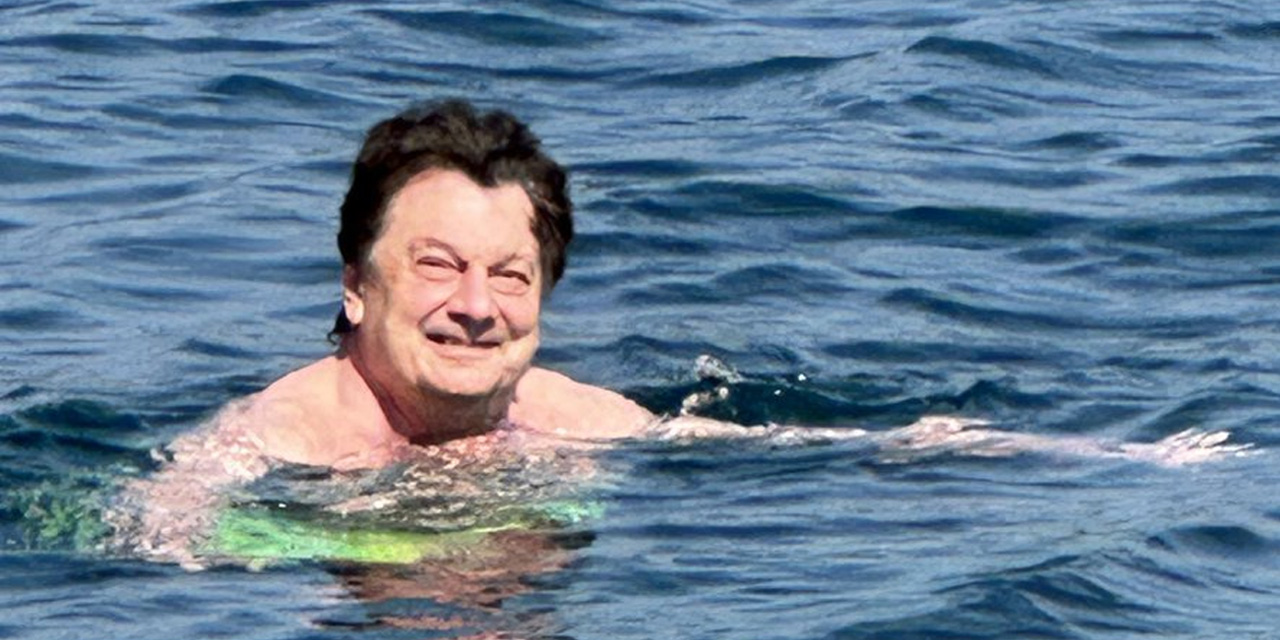 Vedat Milor'un deniz sezonunu açtığı gönderisi sosyal medyayı coşturdu