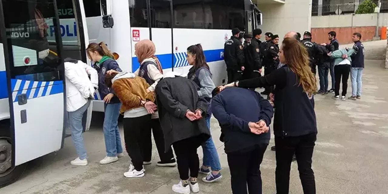 Çağrı merkezi kurup yüzlerce kişiyi yatırım vaadiyle dolandırmışlar