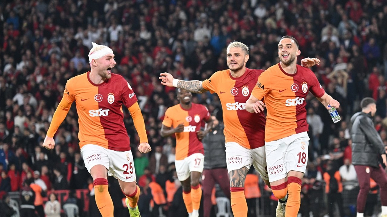 Galatasaray'dan derbide gövde gösterisi: Çifte kupa için TFF'ye başvuru yapıldı