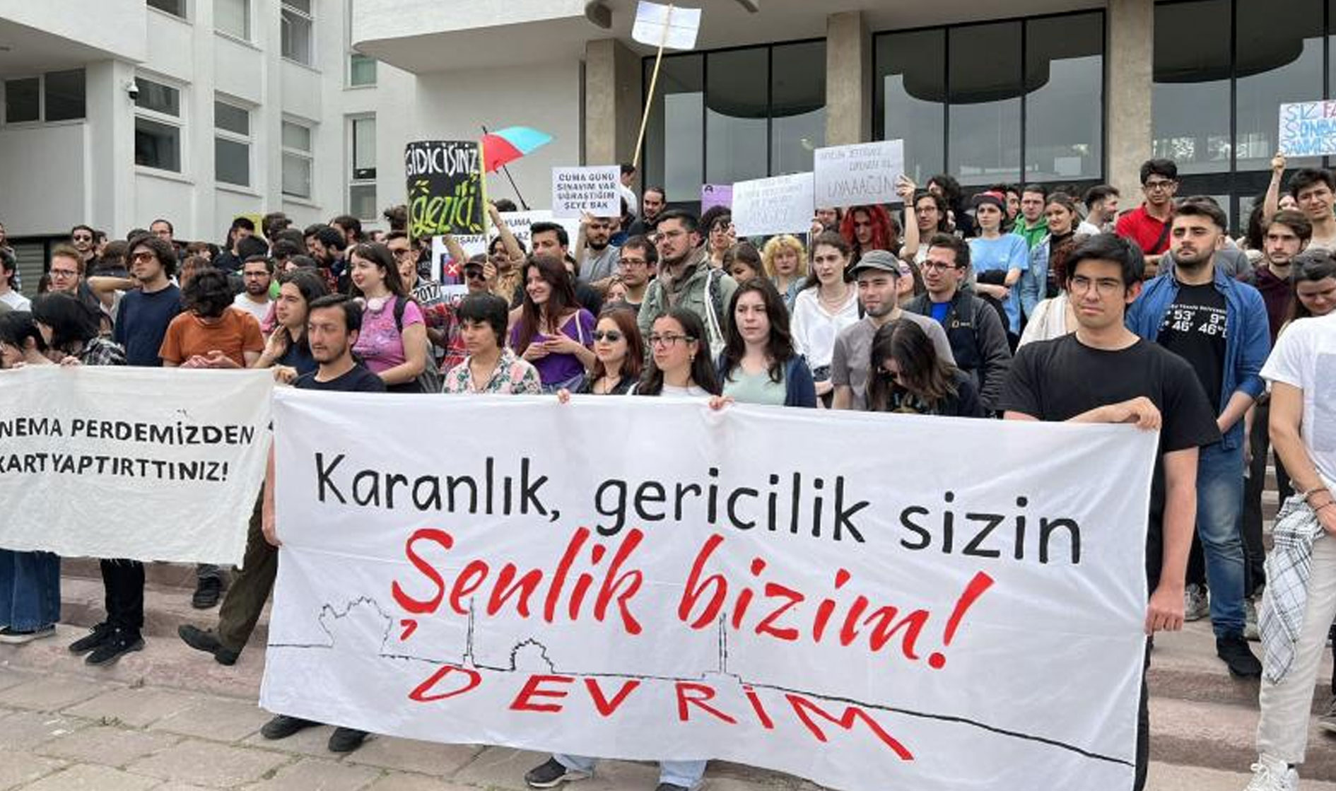 CHP'li Konuralp'ten ODTÜ'deki 'şenlik' soruşturmasına tepki: 'Taleplere saygı gösterin'